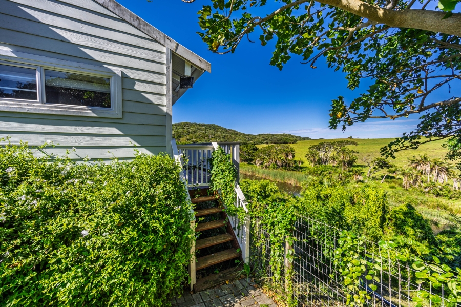 4 Bedroom Property for Sale in Cosy Corner Eastern Cape